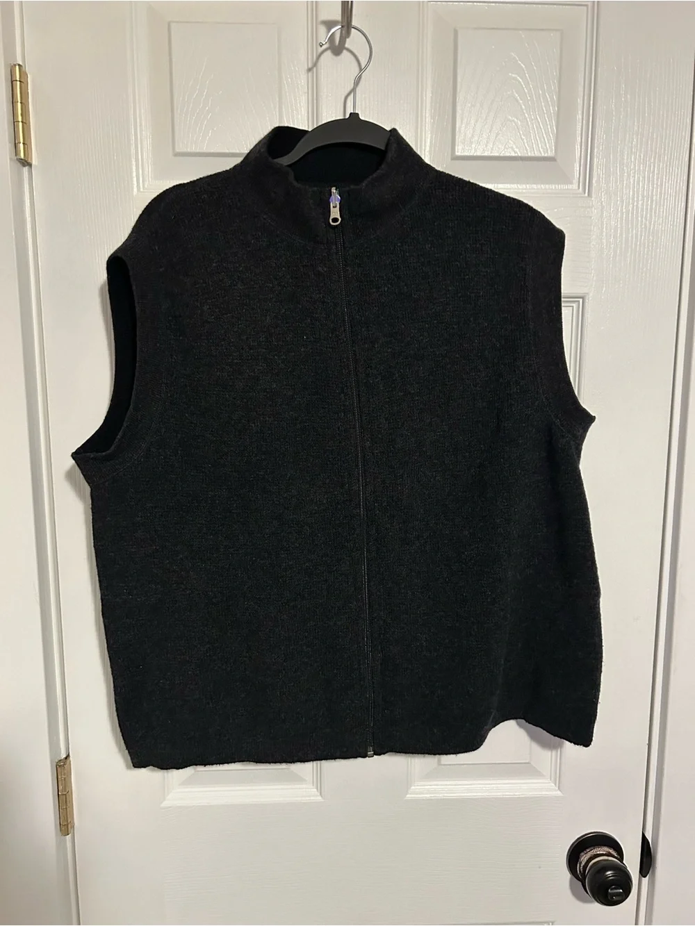 United Colors Of Benetton Men's Black Sleeveless Zip Sweater Vest